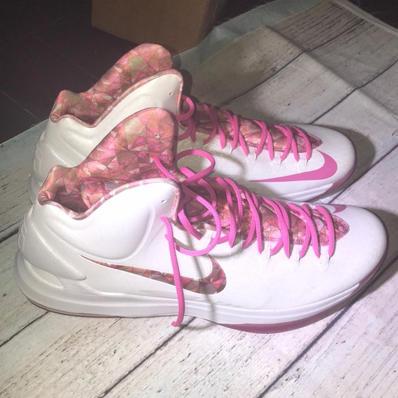 kevin durant's pink shoes